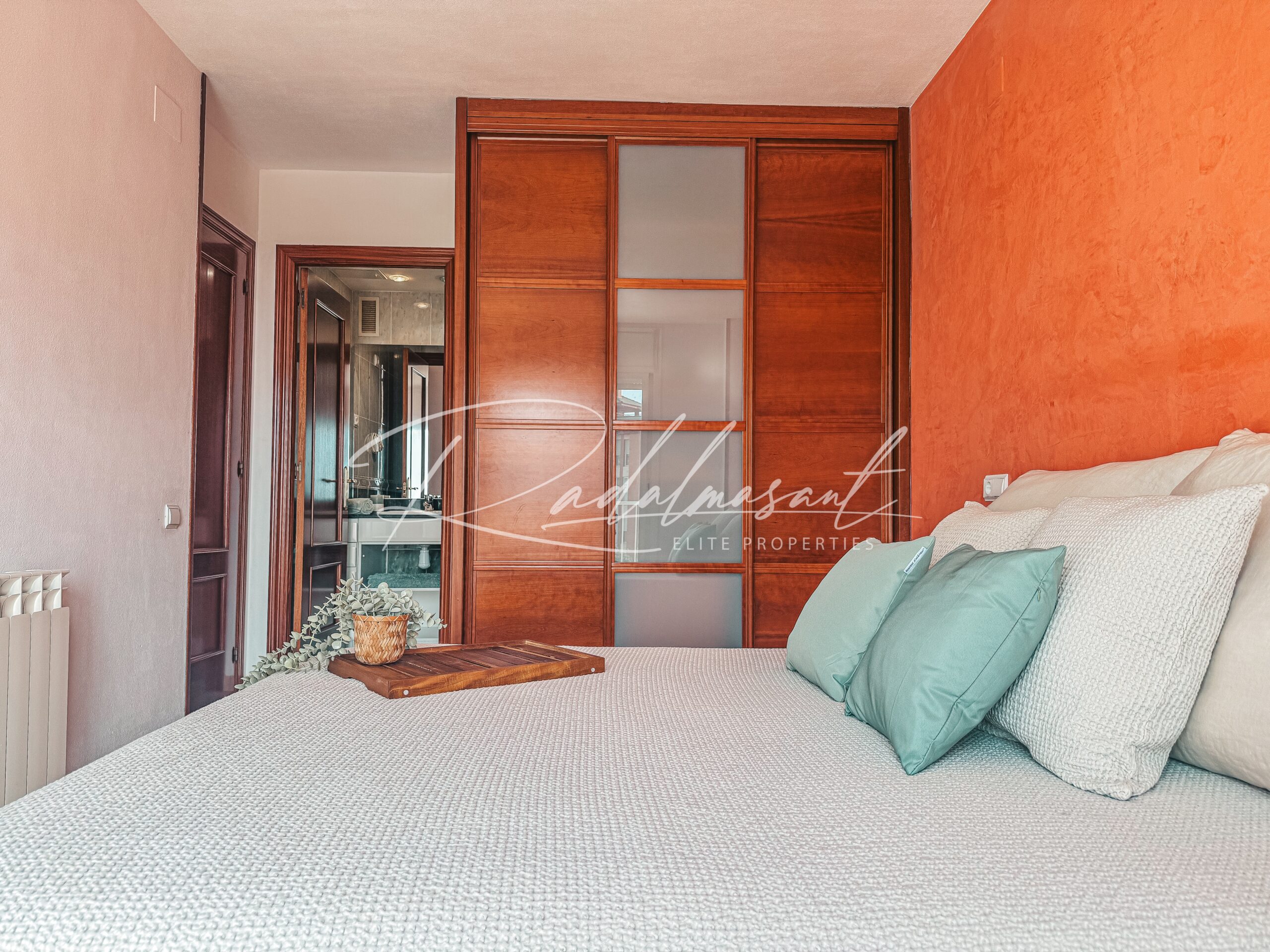 Suite 8
