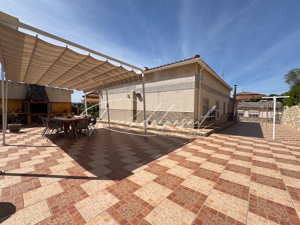 Patio Exterior 2