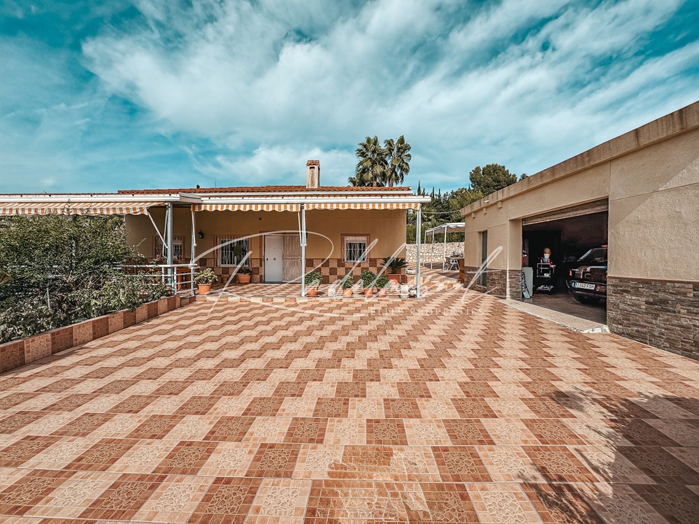 Patio Exterior 4